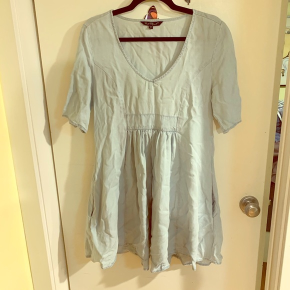 Pale blue Chambray dress with pockets - Picture 1 of 2